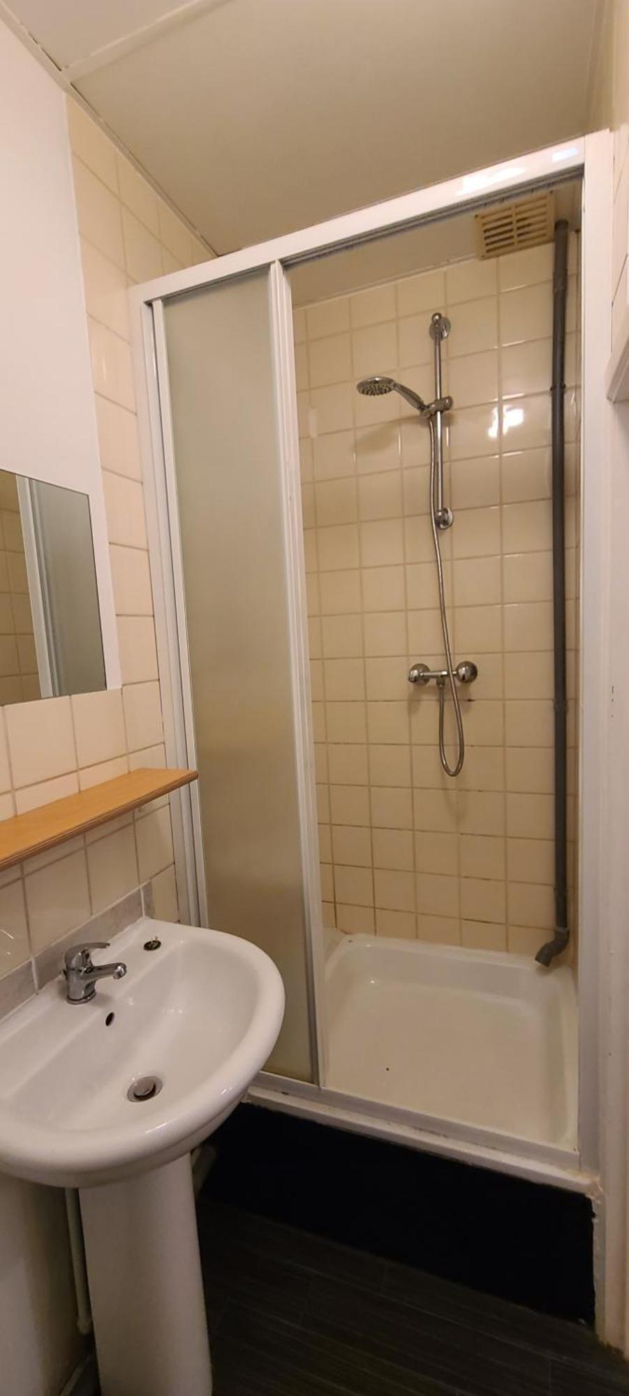 Hebergement Basique Et Fonctionnel Bon Rapport Qualite Prix Apartment Nameche Exterior photo